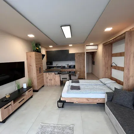 Kisterasz Apartment *