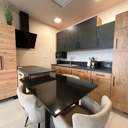 Apartment Kisterasz *