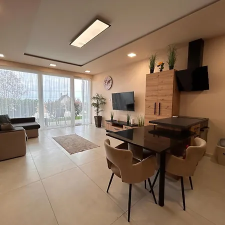 Kisterasz Apartamento *