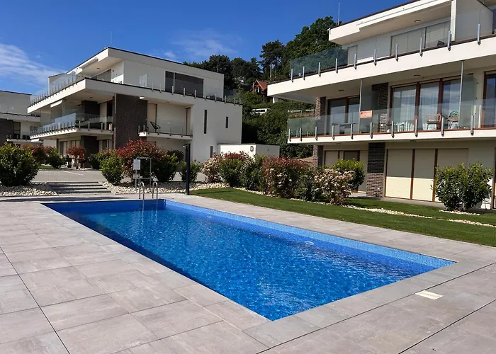 Kisterasz アパート Balatonalmádi